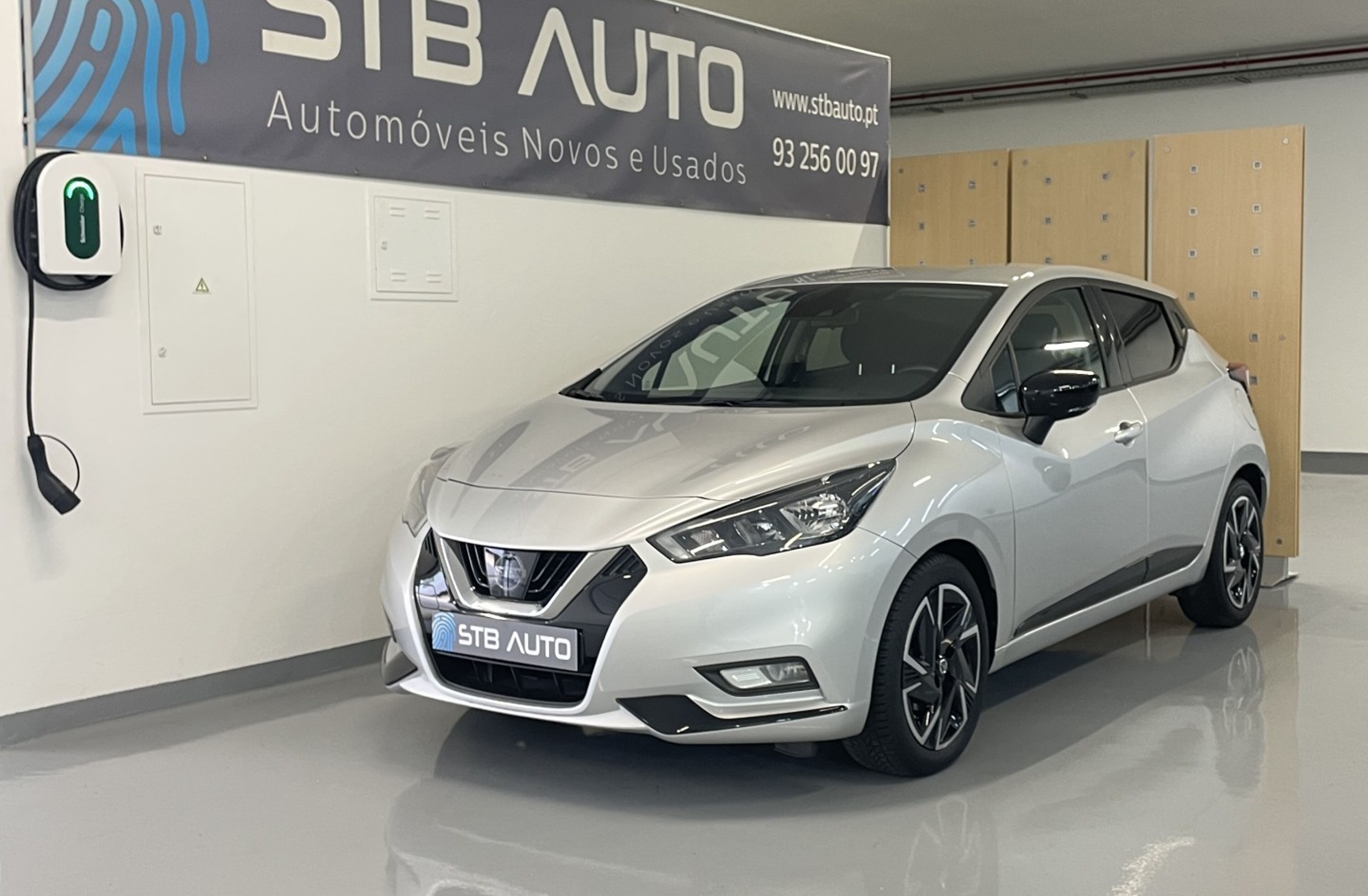 NISSAN Micra 1.0 IG-T N-Design Black P.Navi