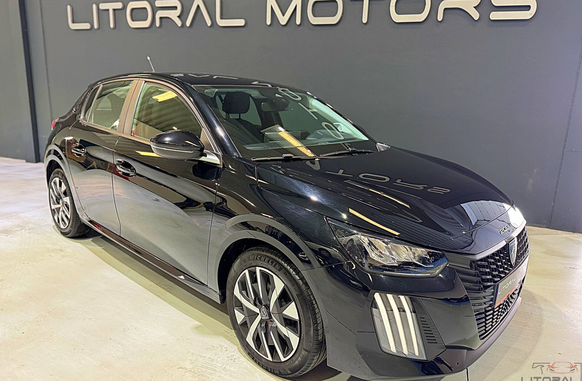 PEUGEOT 208 1.2 PureTech Active