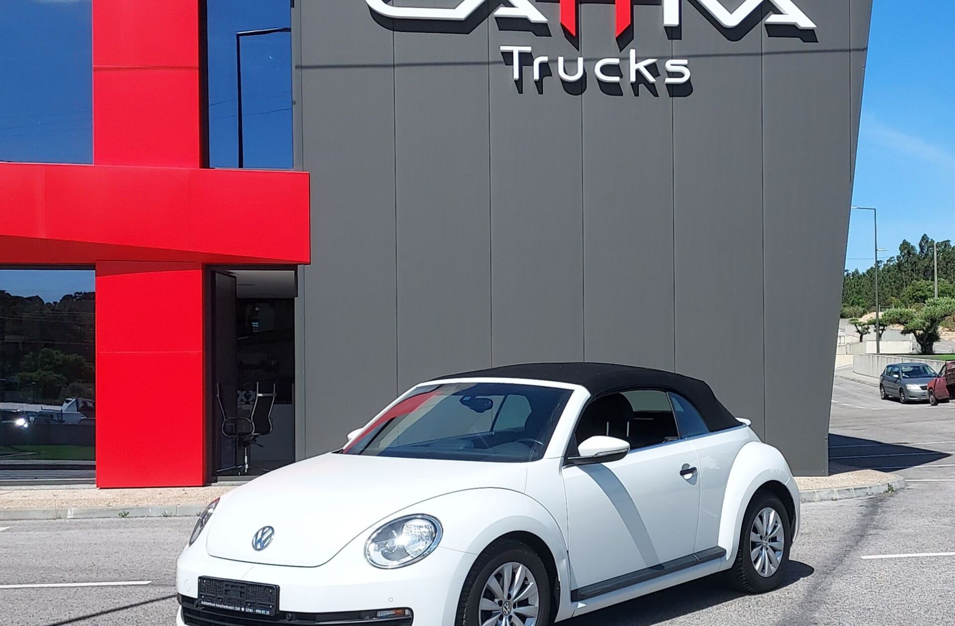 VOLKSWAGEN Beetle Cabrio 1.6 TDi Design