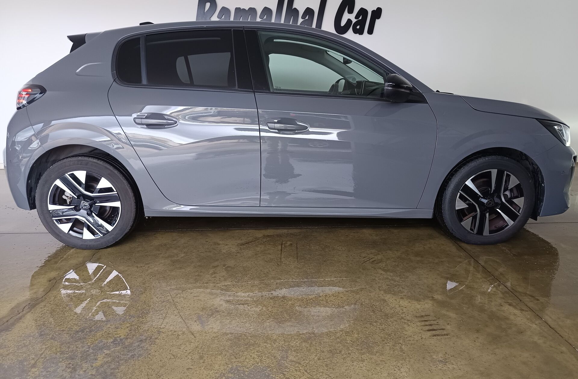 PEUGEOT 208 1.2 PureTech Allure