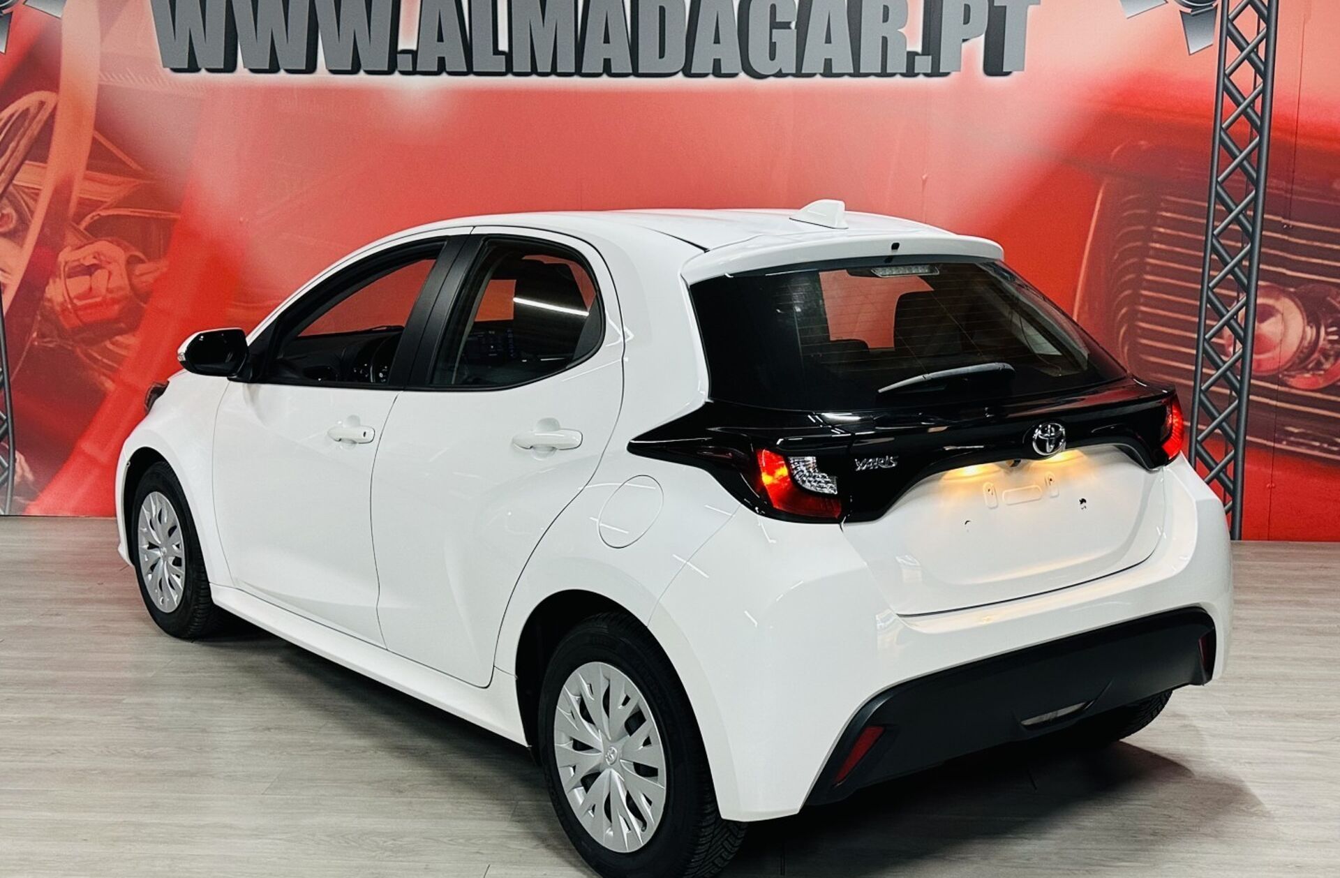 TOYOTA Yaris 1.0 VVT-i Comfort