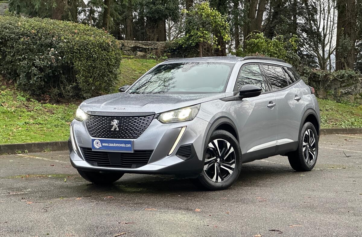 PEUGEOT 2008 1.2 PureTech Allure Pack EAT8