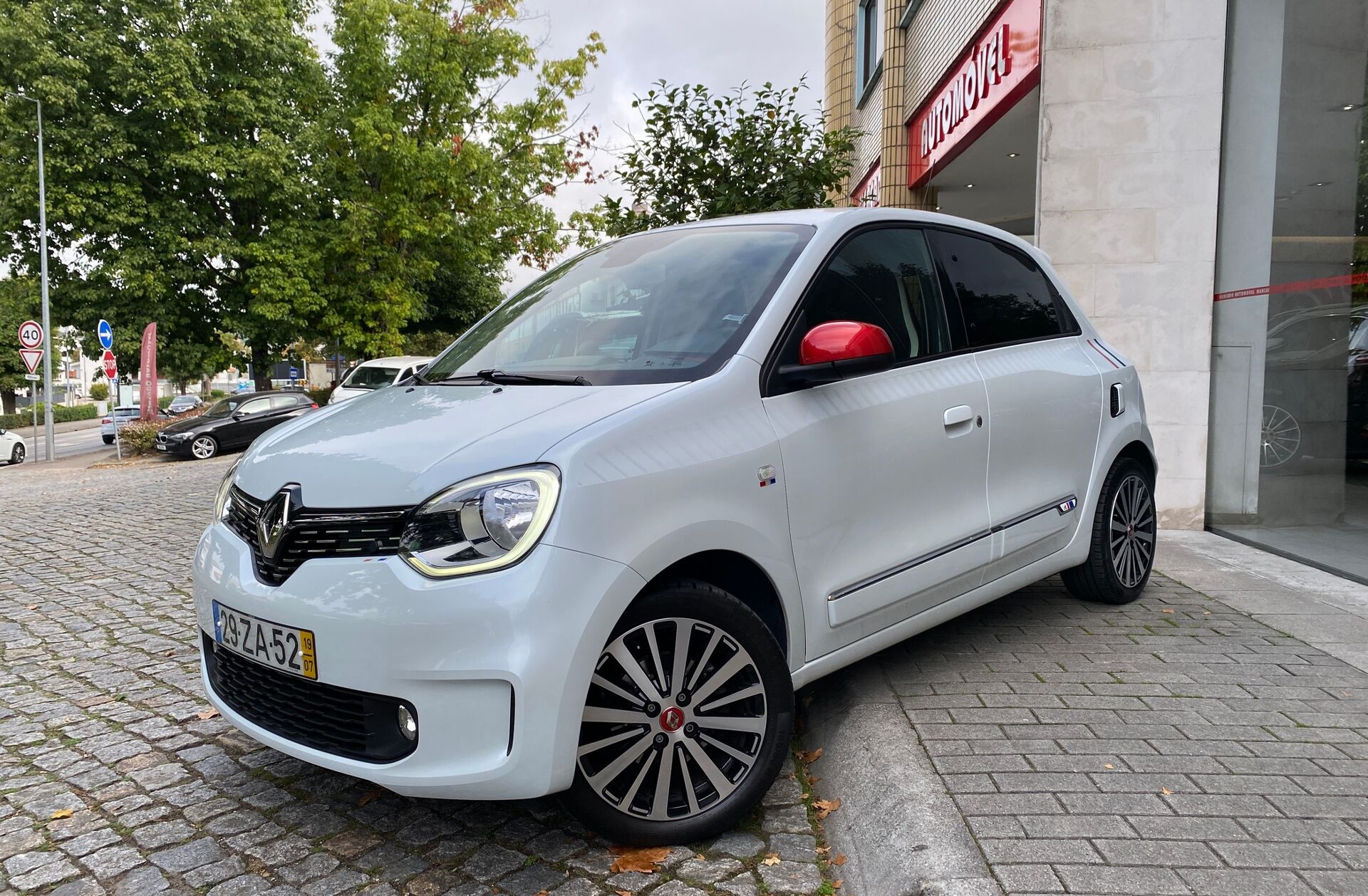 RENAULT Twingo 0.9 TCe Le Coq Sportif