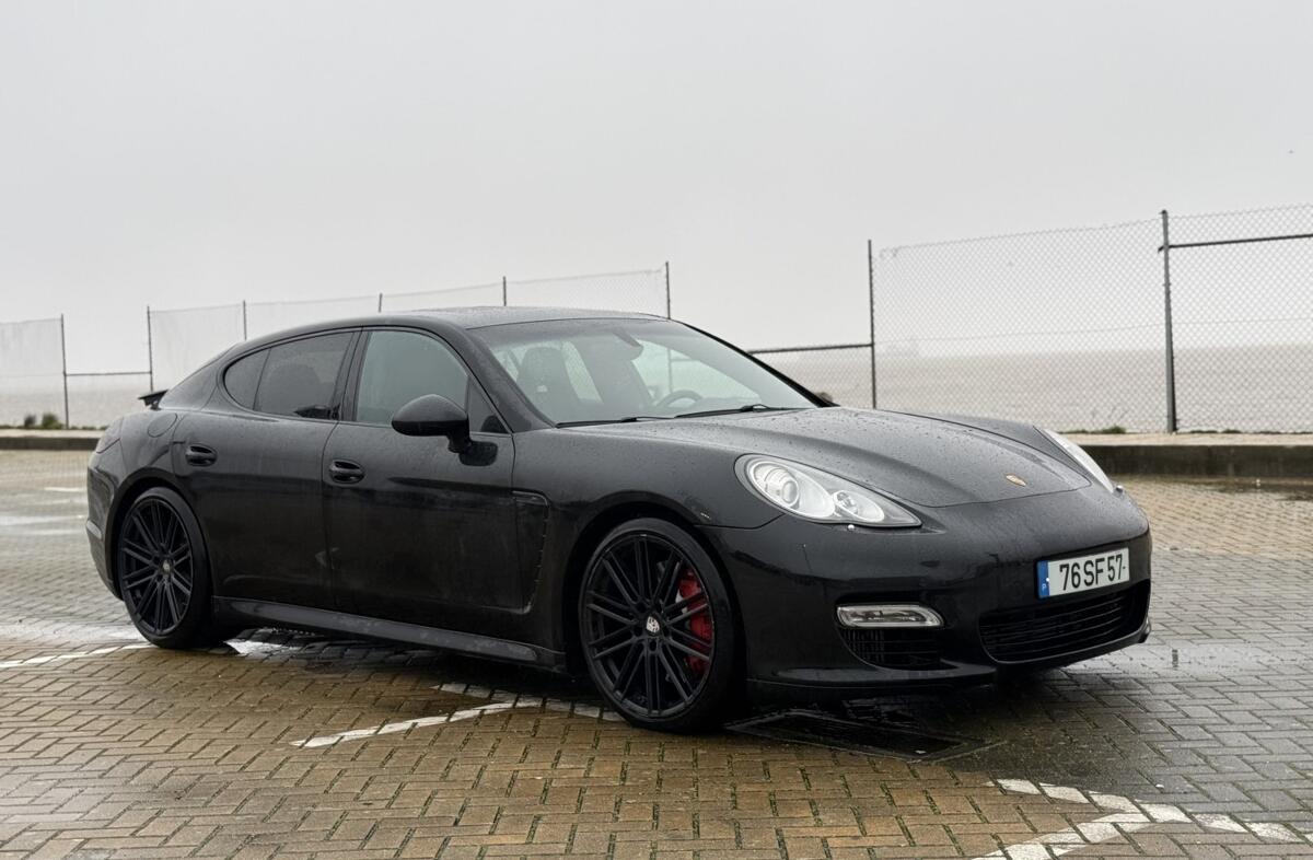 PORSCHE Panamera Turbo PDK