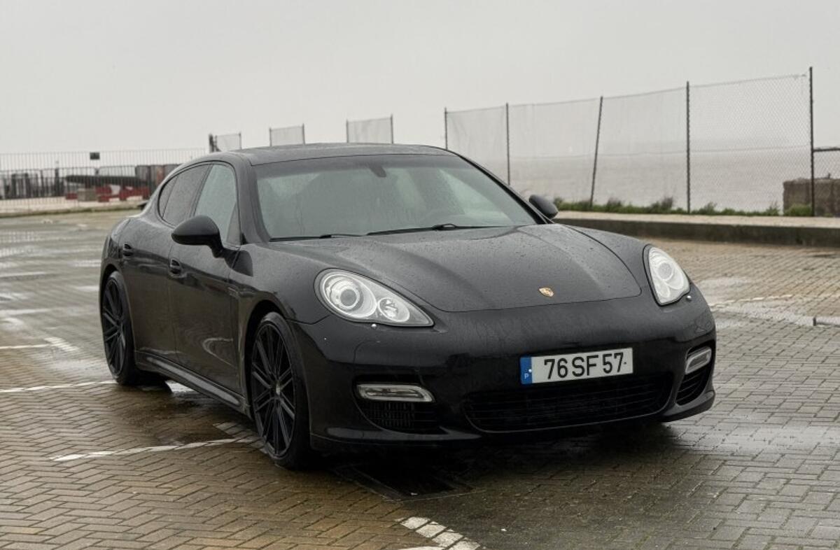 PORSCHE Panamera Turbo PDK
