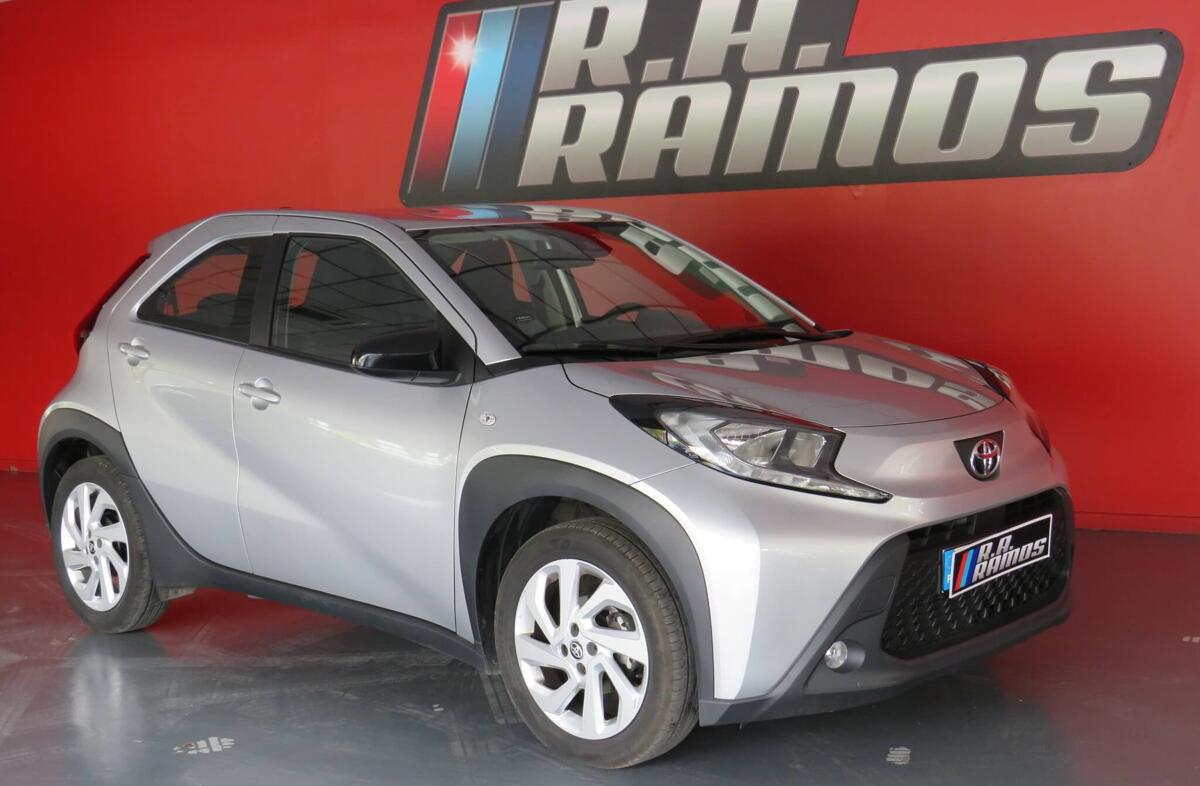 TOYOTA Aygo X 1.0 Play