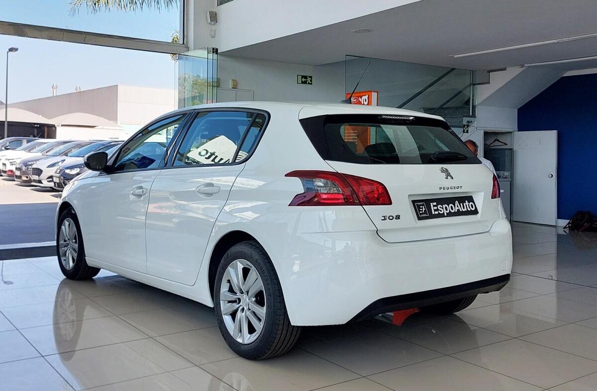 PEUGEOT 308 1.5 BlueHDi Business Line