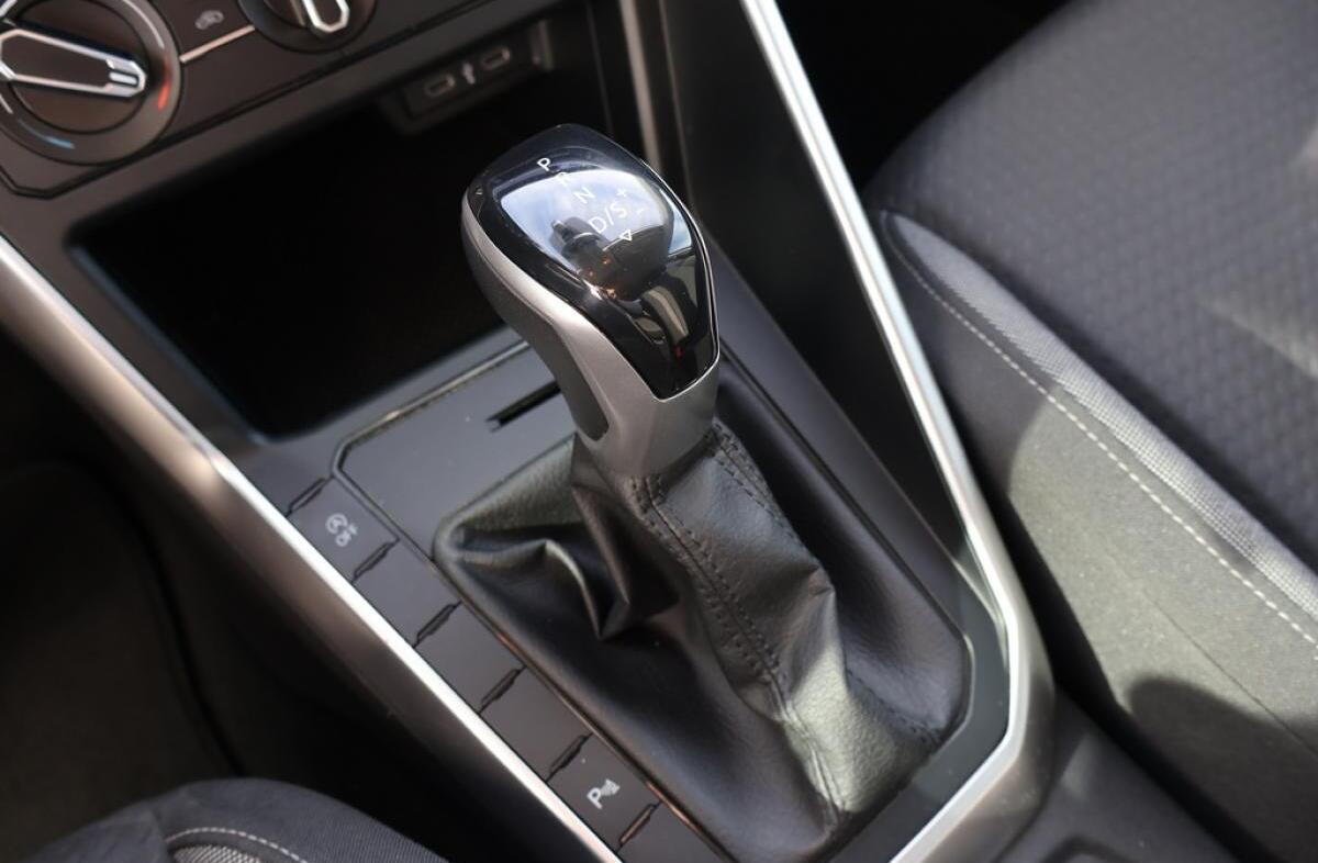 VOLKSWAGEN Polo 1.0 TSI Urban DSG