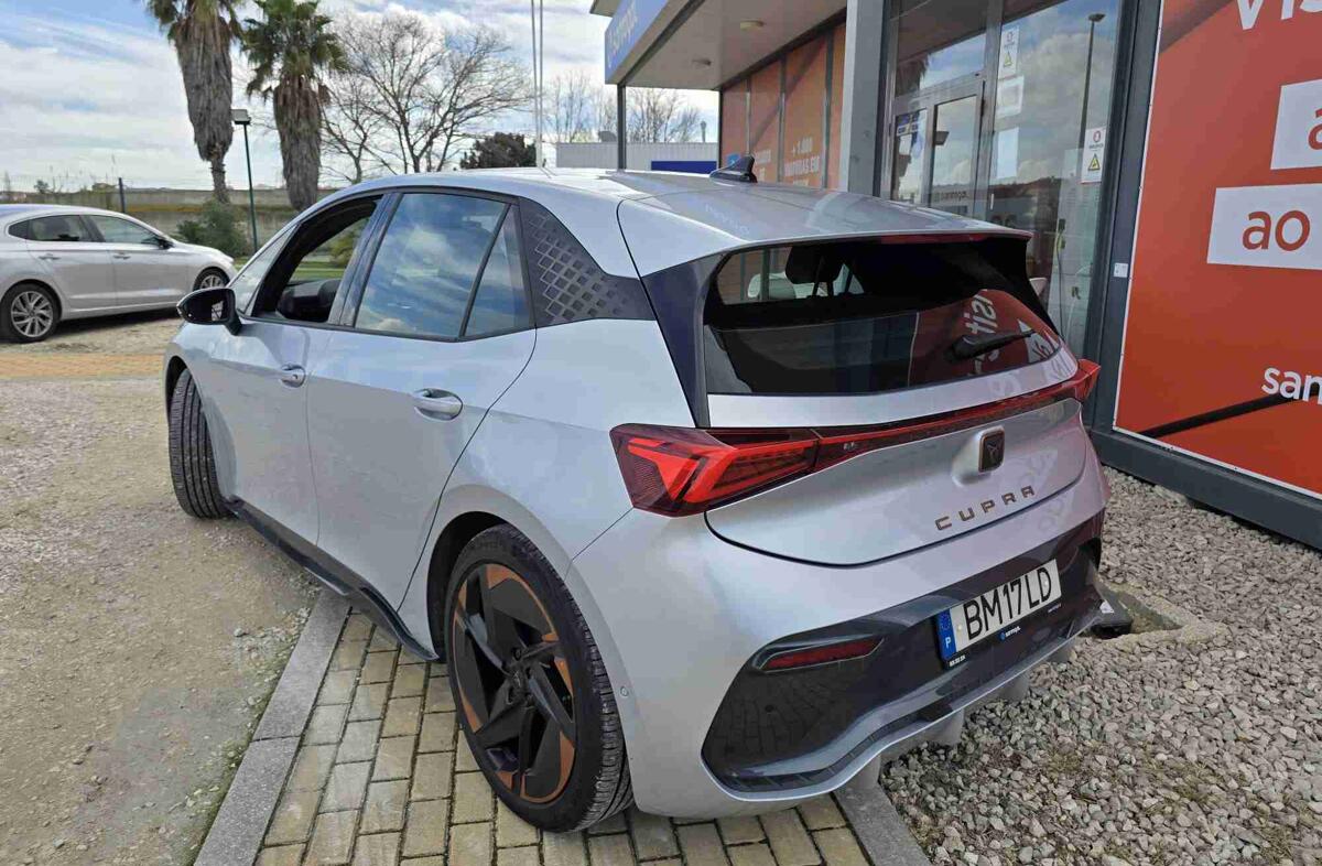 CUPRA Born 77 kWh e-Boost Plus