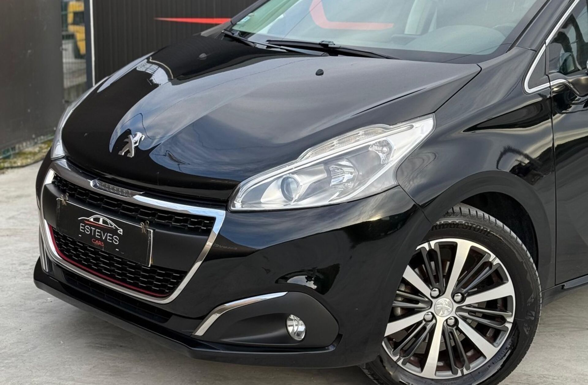 PEUGEOT 208 1.2 VTi Allure