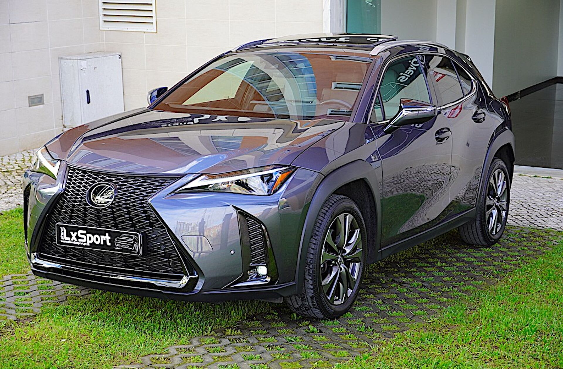LEXUS UX 250h F Sport