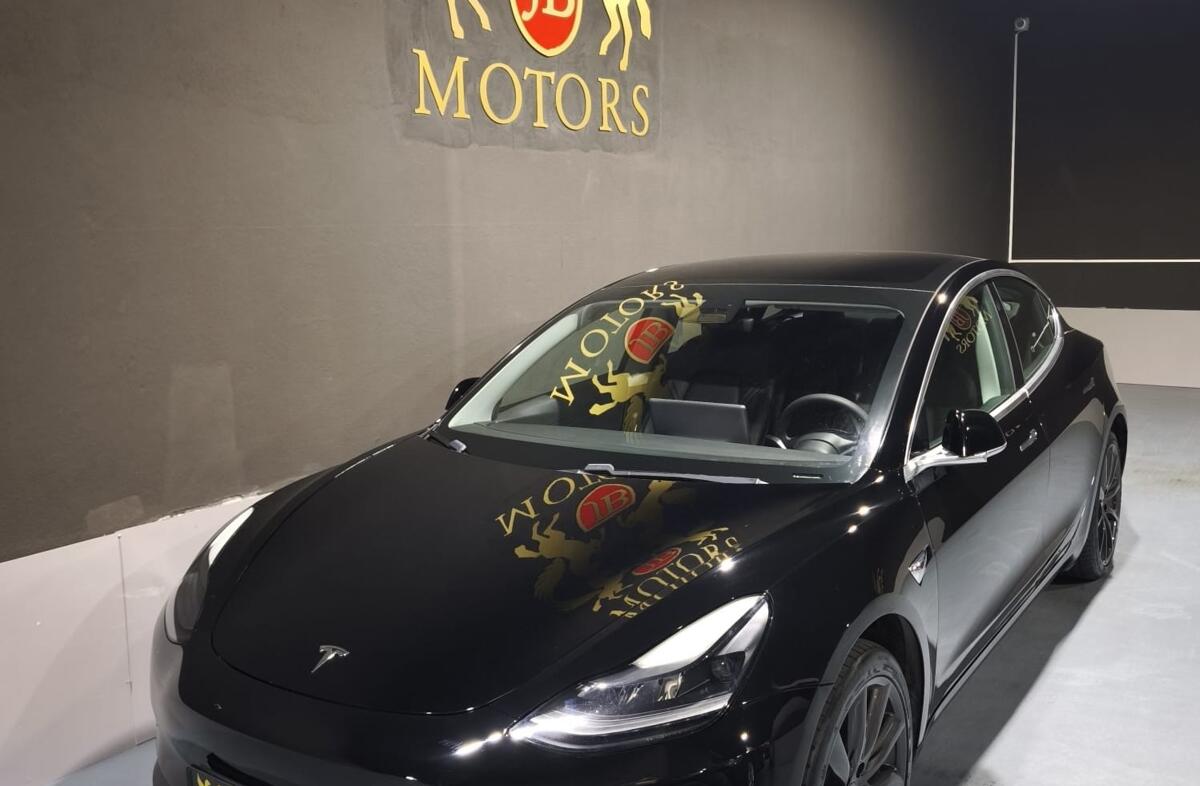 TESLA Model 3 Standard Range Plus RWD