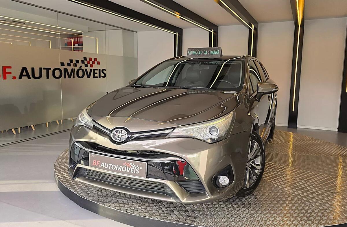TOYOTA Avensis SW 2.0 D-4D Exclusive+GPS