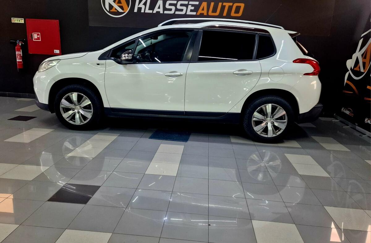 PEUGEOT 2008 1.2 VTi Allure