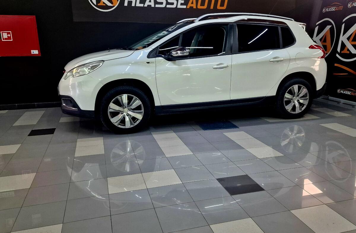 PEUGEOT 2008 1.2 VTi Allure