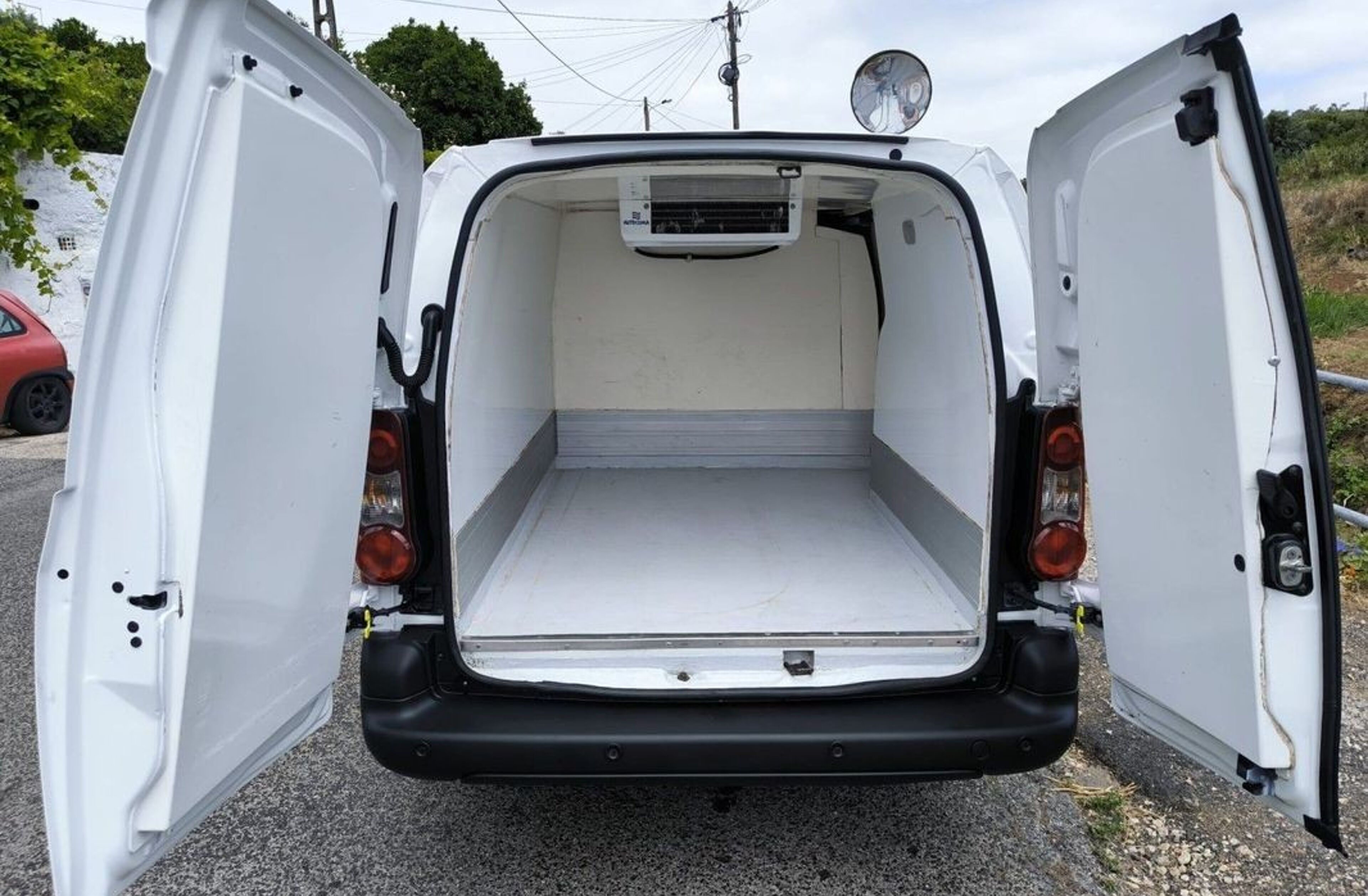 CITROEN Berlingo  1.6 HDI L2 3L FRIO + ISOTERMICA