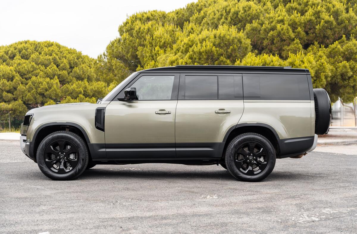 LAND ROVER Defender 3.0 D250 130 AWD X-Dynamic HSE