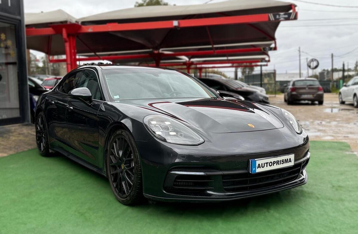 PORSCHE Panamera 4 E-Hybrid