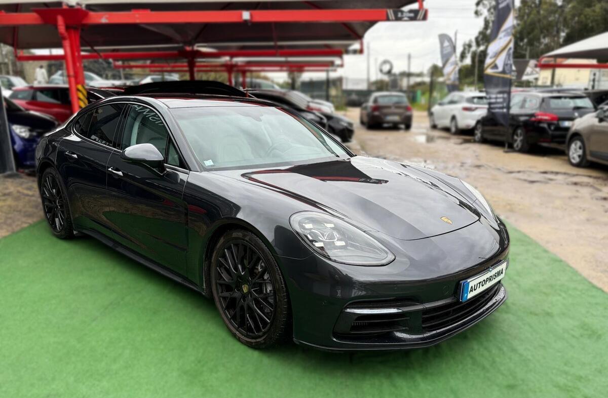 PORSCHE Panamera 4 E-Hybrid