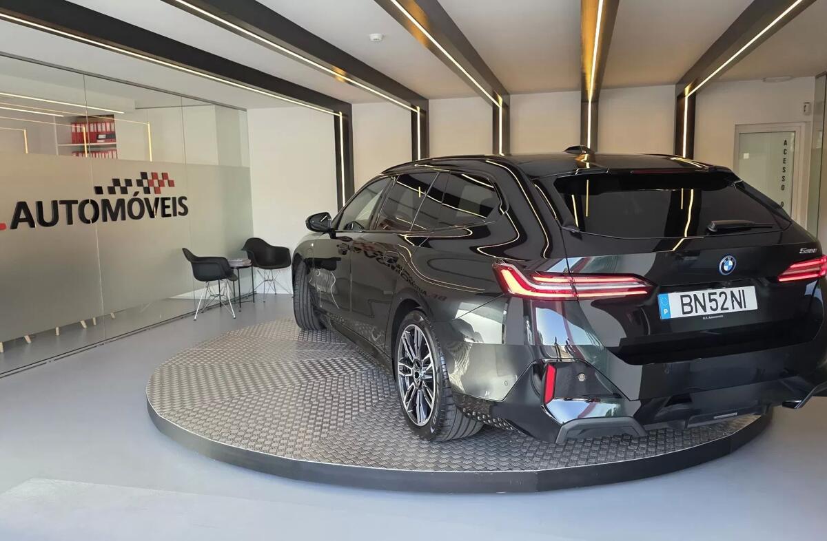 BMW Serie-5 530 e Pack Desportivo M Pro