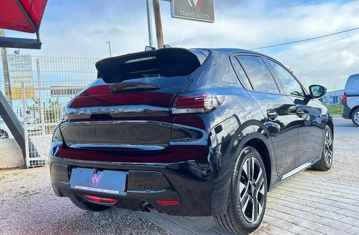PEUGEOT 208 1.2 Hybrid Allure e-DCS6