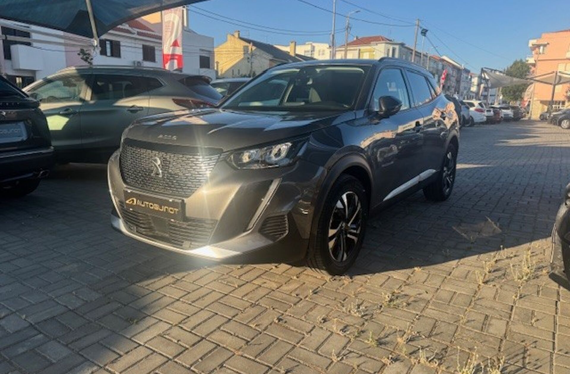 PEUGEOT 2008 1.2 PureTech Allure Pack EAT8