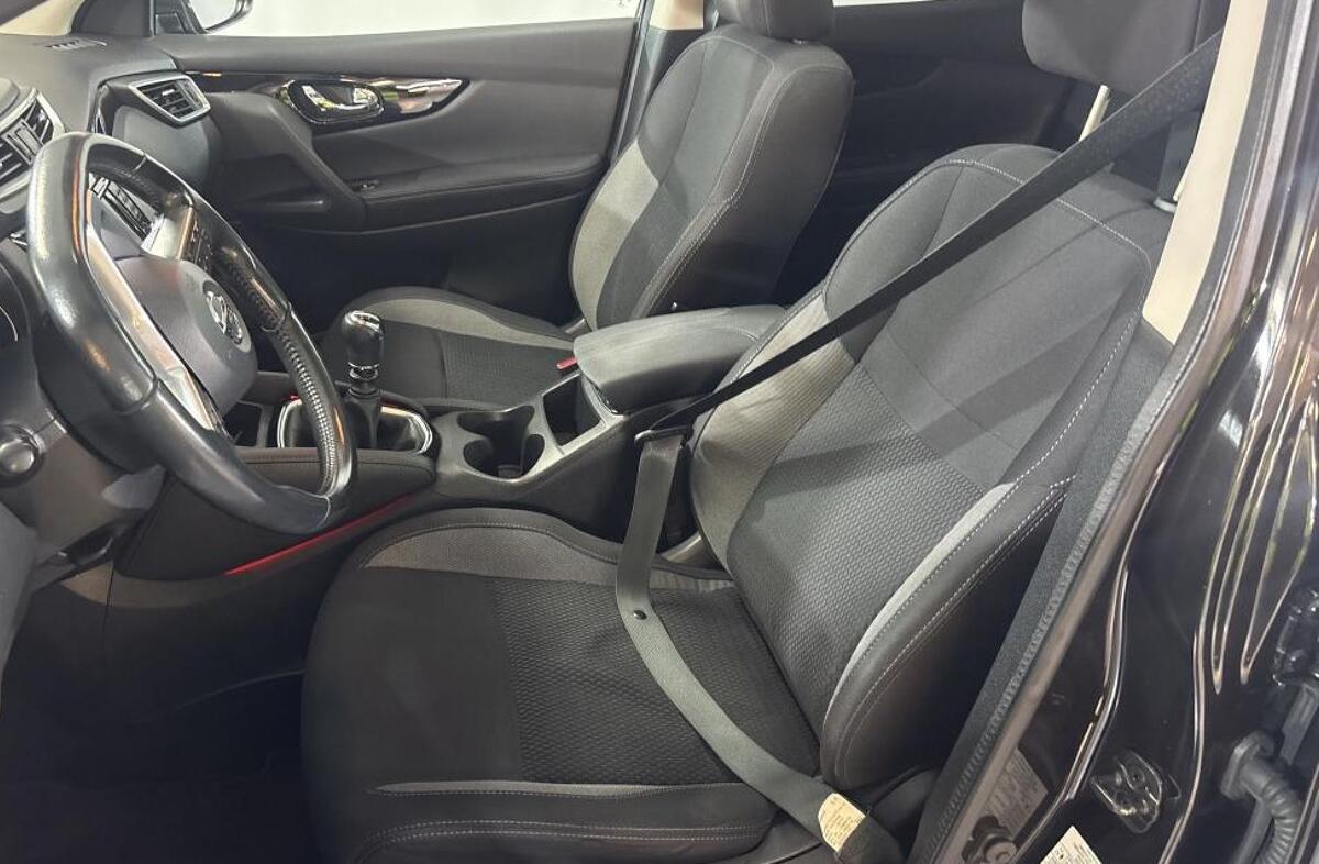 NISSAN Qashqai 1.5 dCi N-Connecta Business