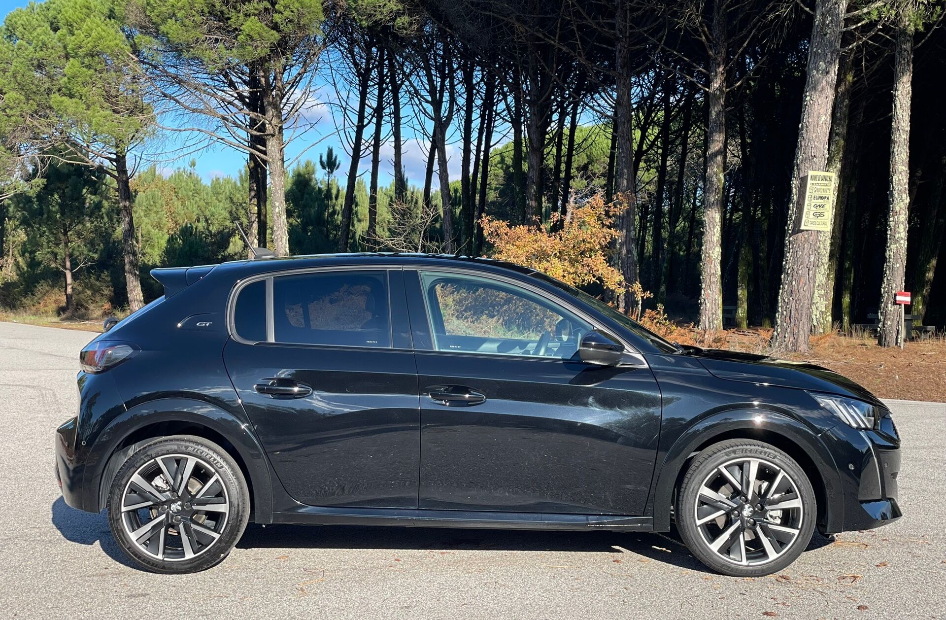 PEUGEOT 208 1.2 PureTech GT EAT8