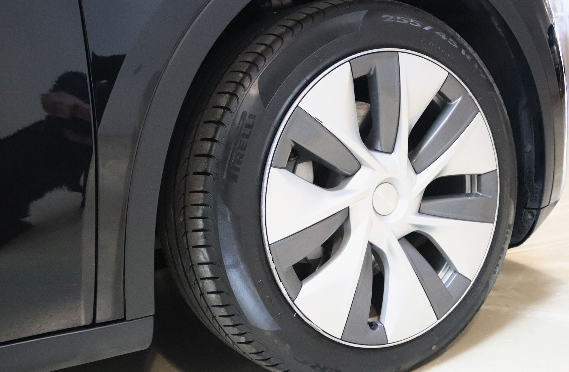 TESLA Model Y Long Range Tração Integral