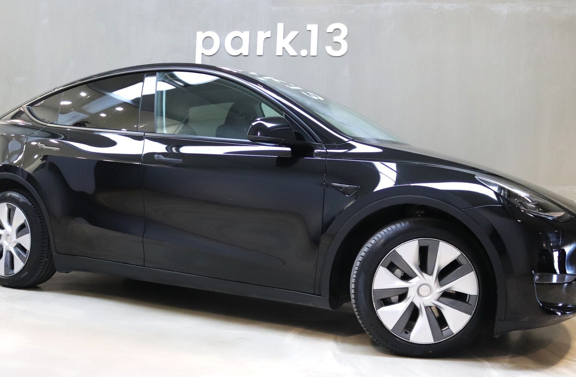 TESLA Model Y Long Range Tração Integral