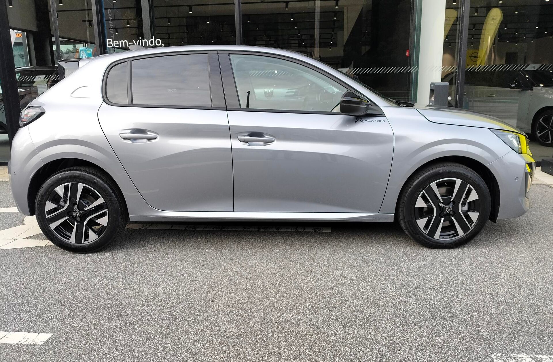 PEUGEOT 208 1.2 Hybrid Allure e-DCS6