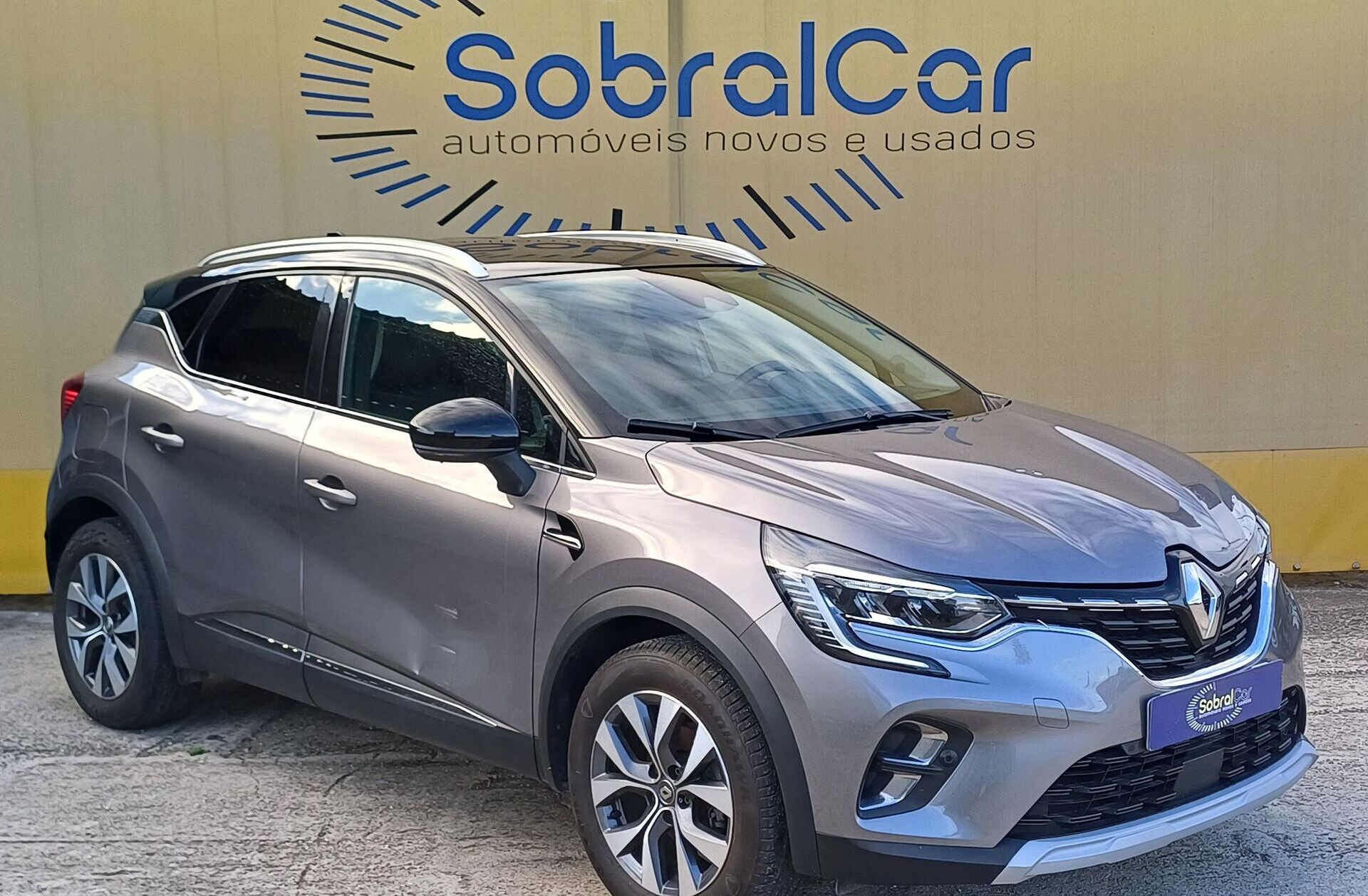 RENAULT Captur 1.0 TCe Exclusive