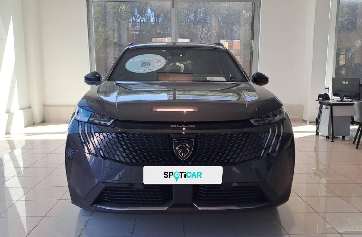 PEUGEOT 5008 1.2 Hybrid Allure e-DCS6