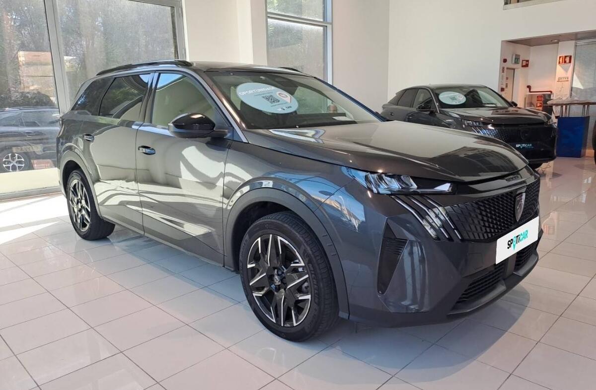 PEUGEOT 5008 1.2 Hybrid Allure e-DCS6