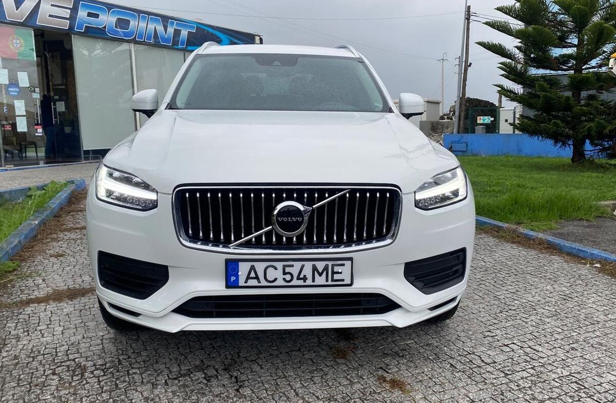 VOLVO XC90 2.0 T8 PHEV Momentum Plus AWD
