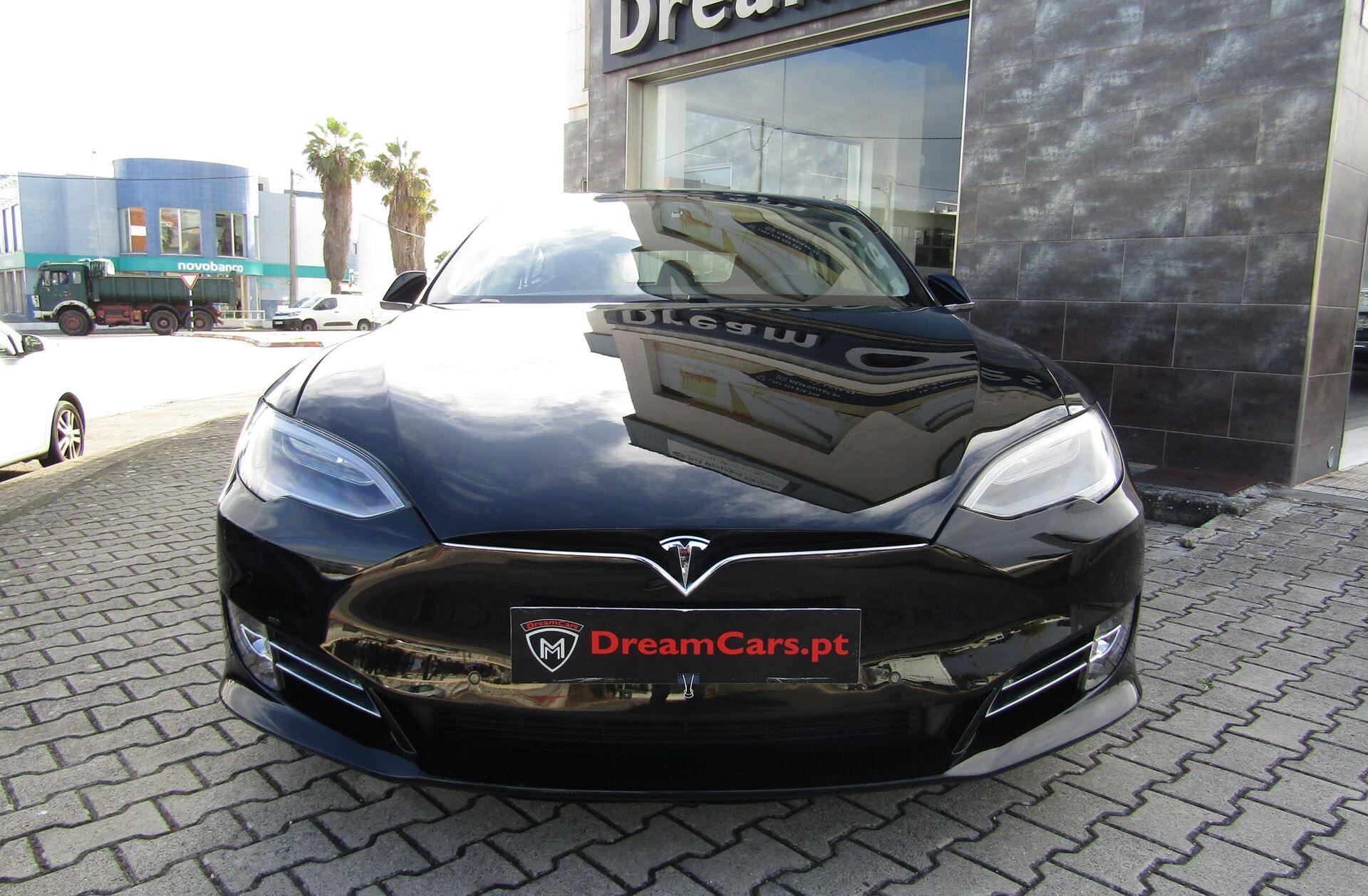 TESLA Model S 75D