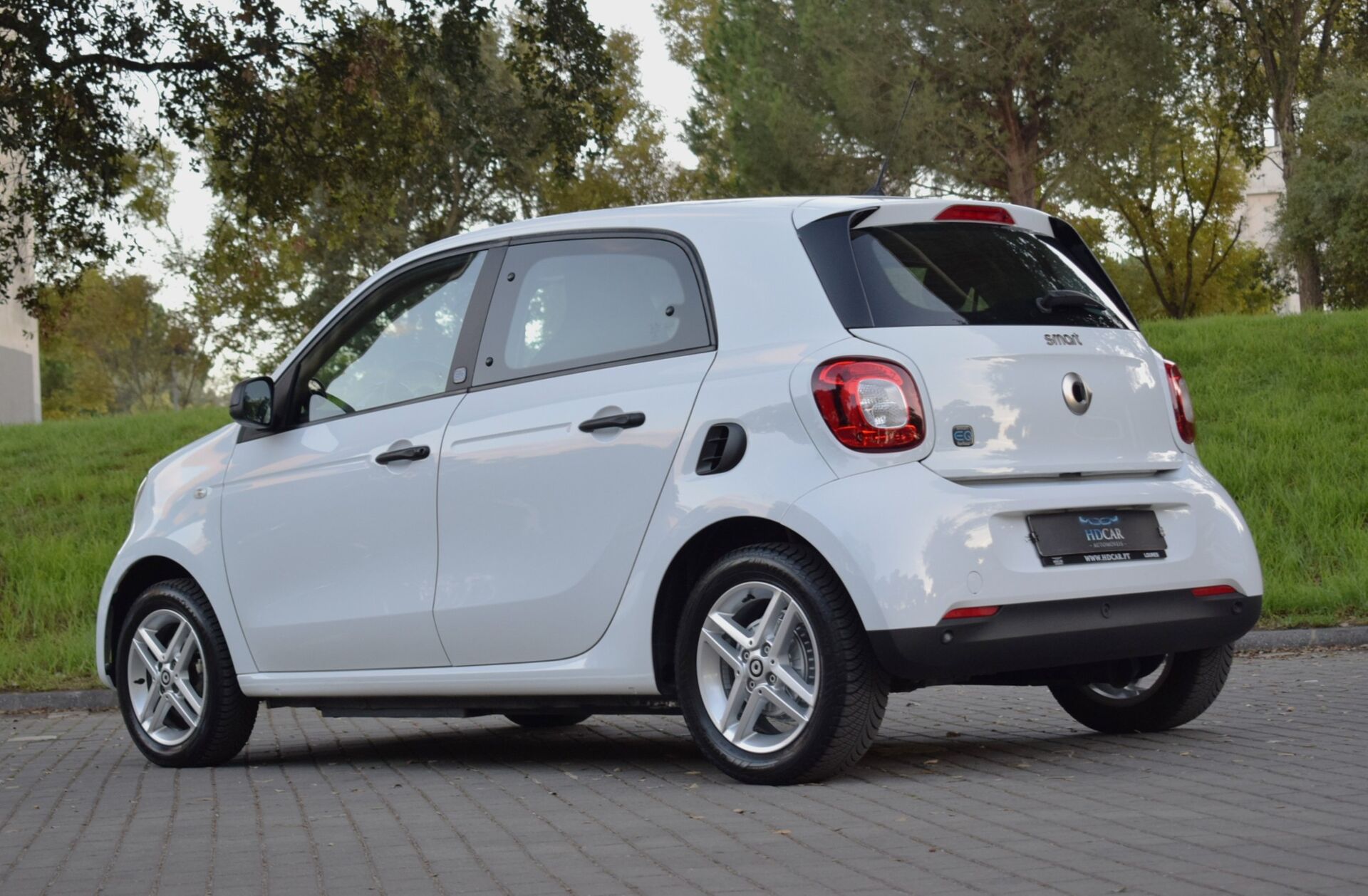 SMART Forfour EQ Business Solution