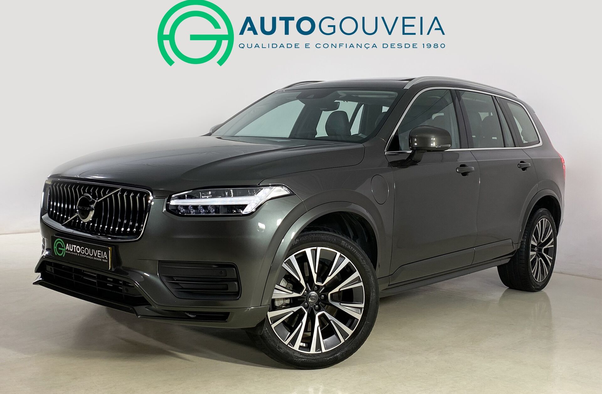 VOLVO XC90 2.0 T8 PHEV Momentum AWD