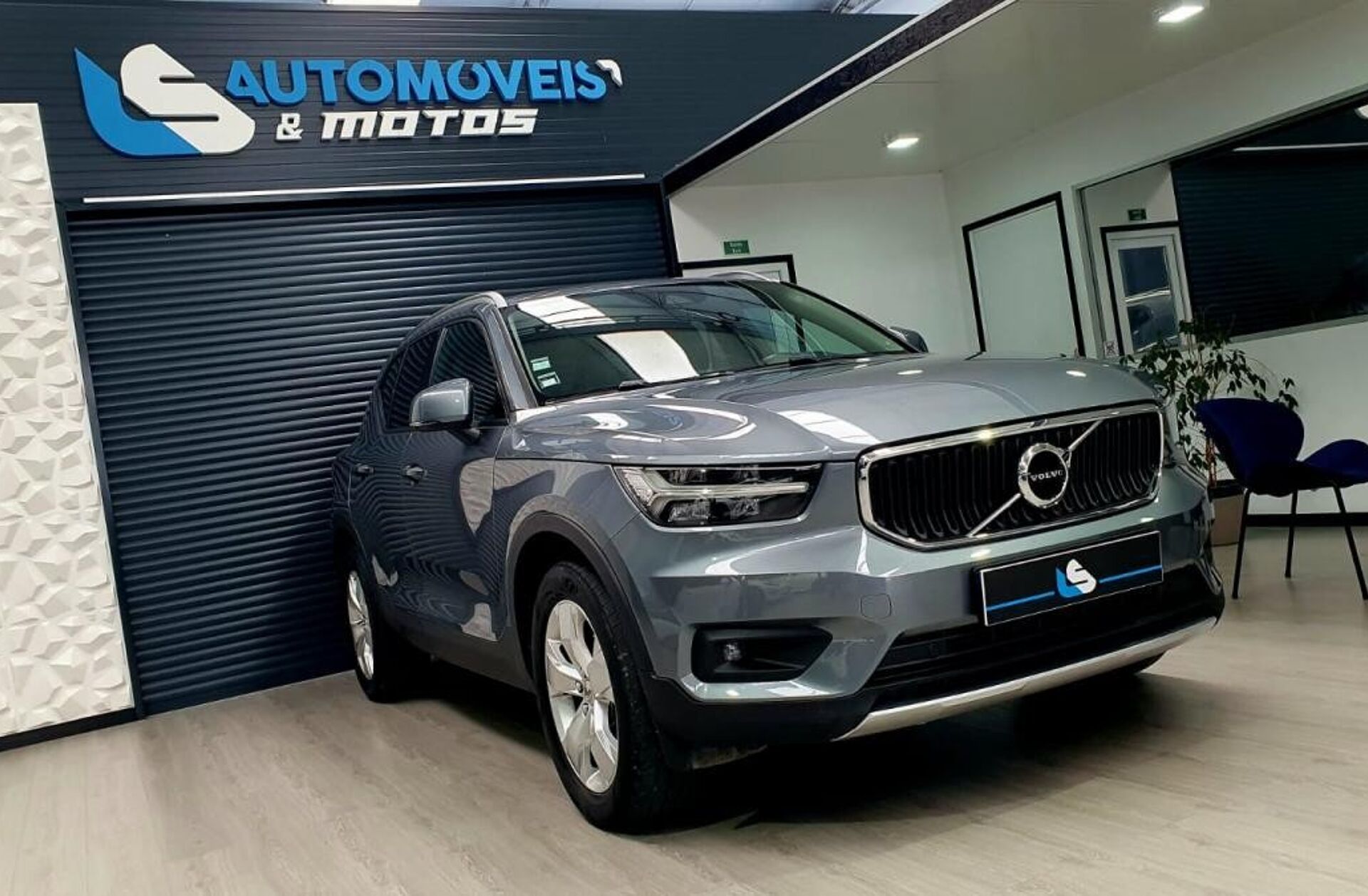 VOLVO XC40 2.0 D3 Momentum
