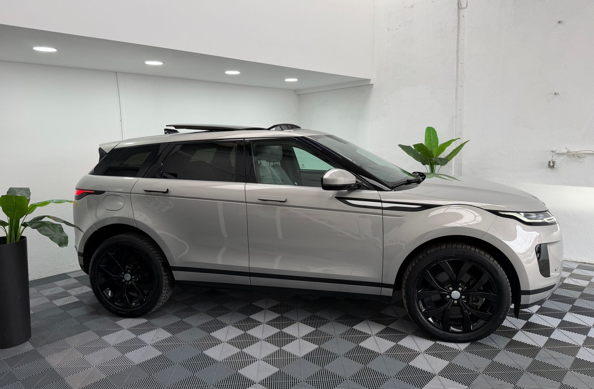 LAND ROVER Range Rover Evoque 1.5 P300e AWD R-Dynamic HSE Auto