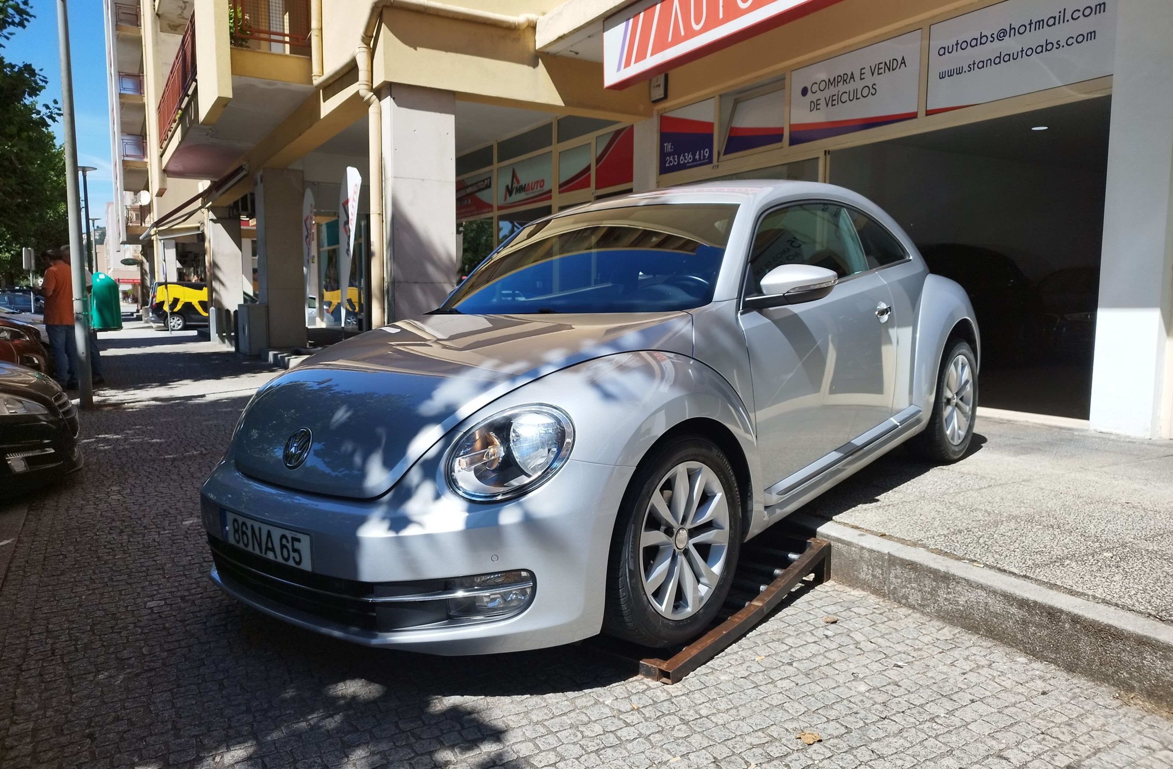 VOLKSWAGEN Beetle 1.6 TDi Design