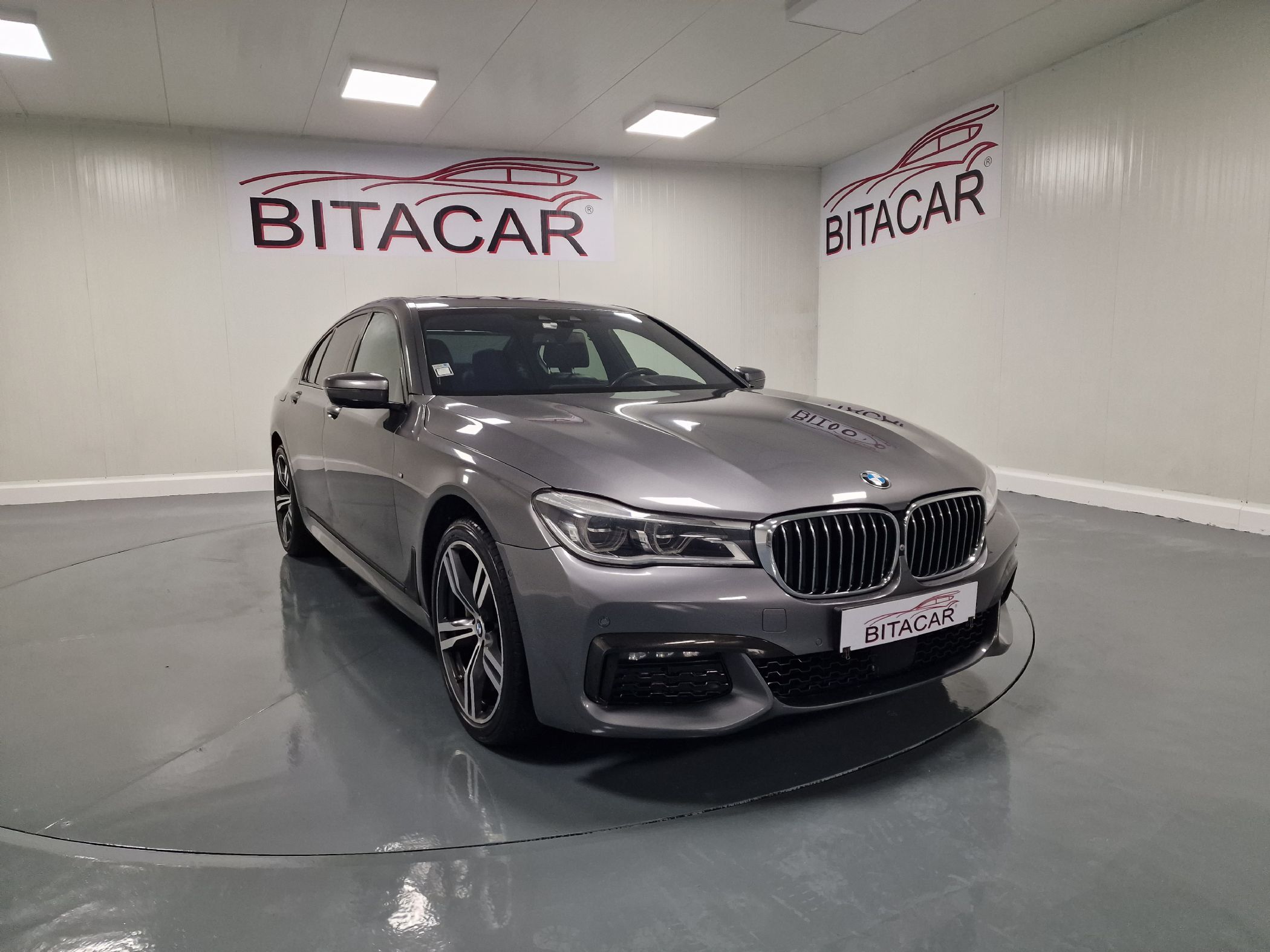 BMW Serie-7 740 d xDrive Pack M por 39 900 € BITACAR | Porto