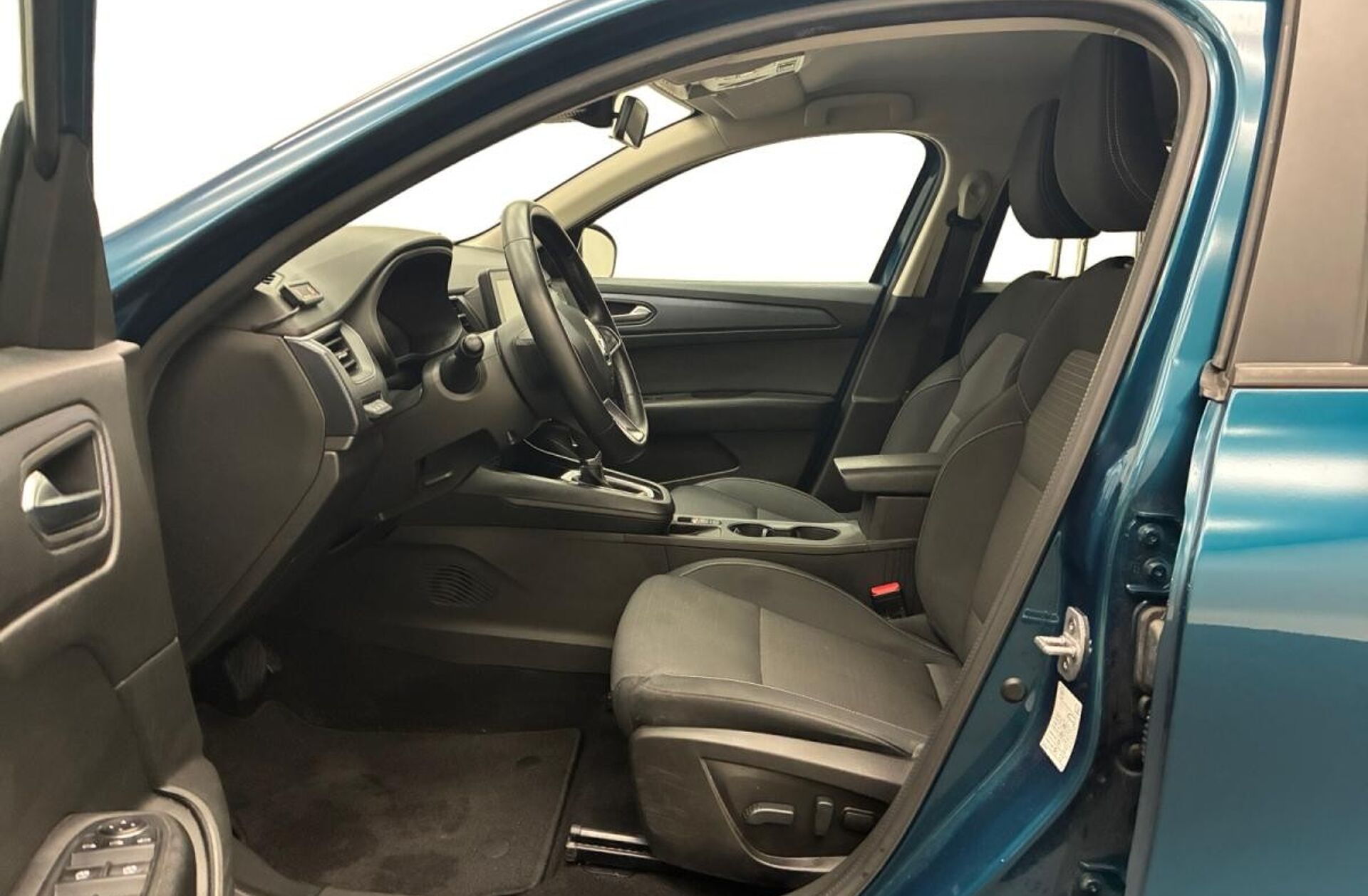 RENAULT Arkana 1.6 E-Tech Business