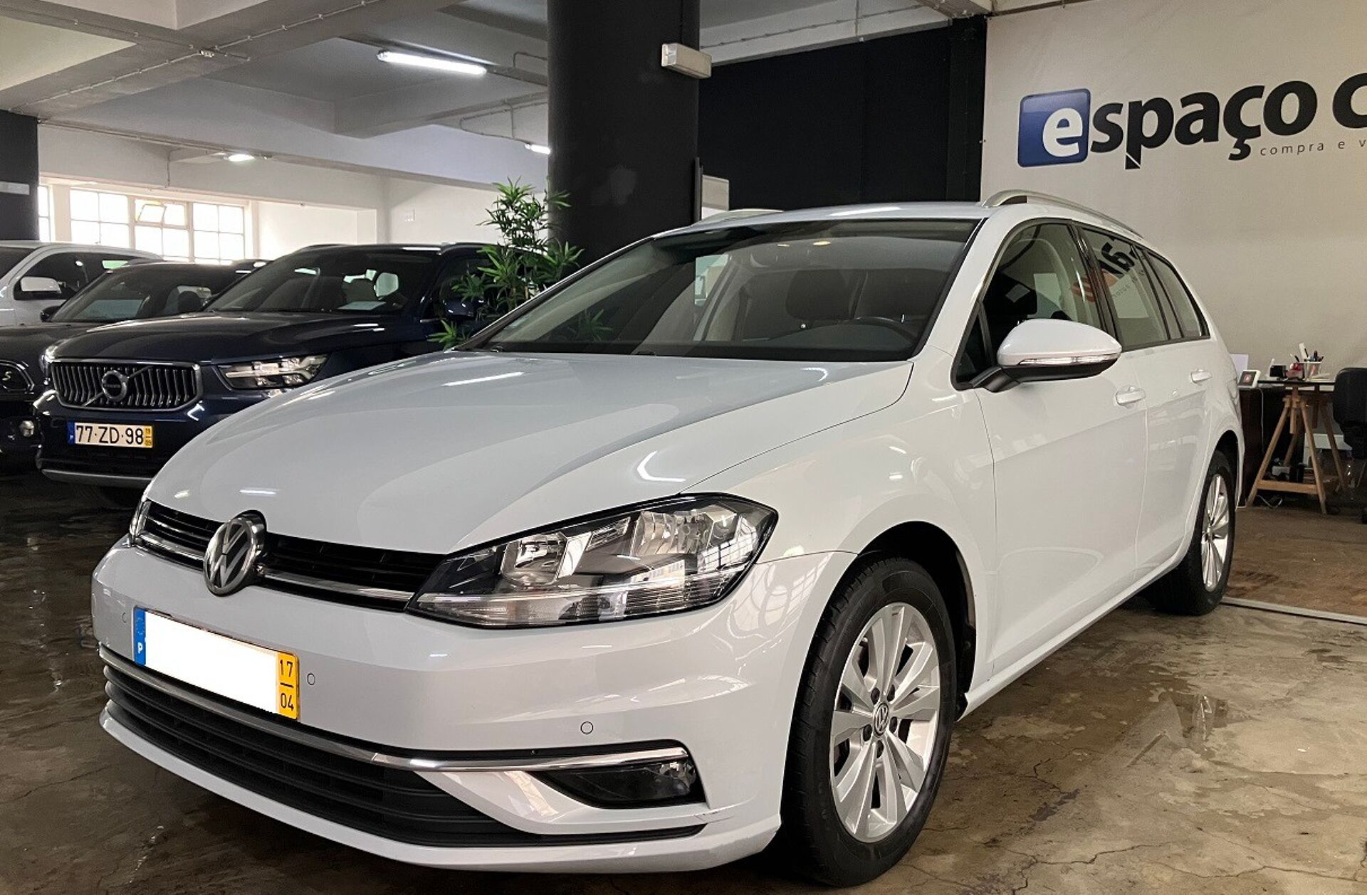 VOLKSWAGEN Golf 1.6 TDi Confortline
