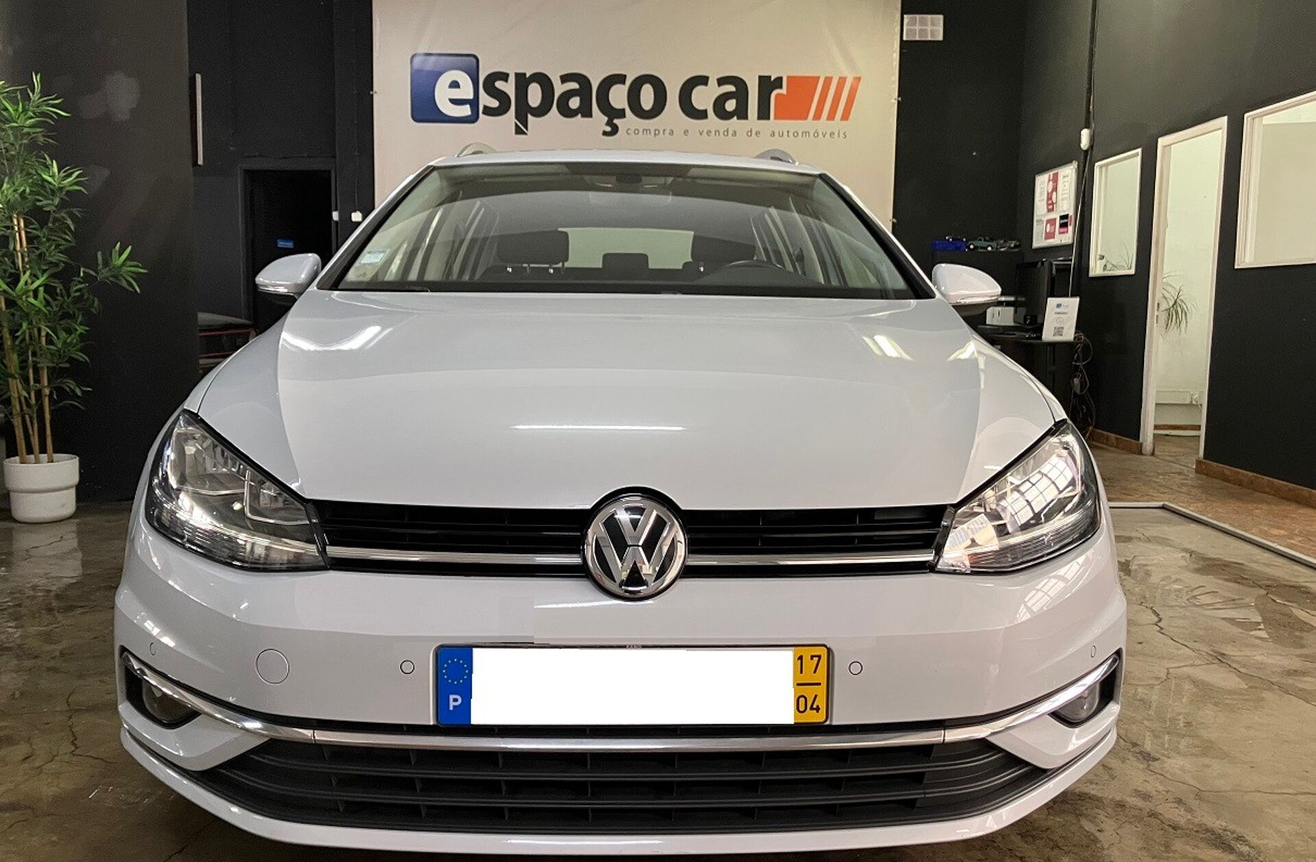 VOLKSWAGEN Golf 1.6 TDi Confortline