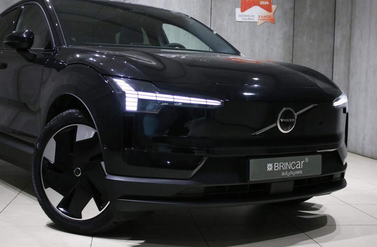 VOLVO EX30 69 kWh Single Motor Extended Range Ultra