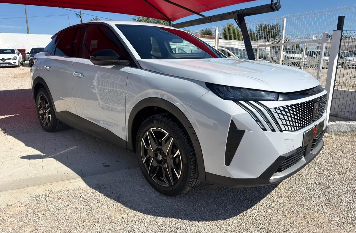 PEUGEOT 3008 1.2 Hybrid Allure e-DCS6