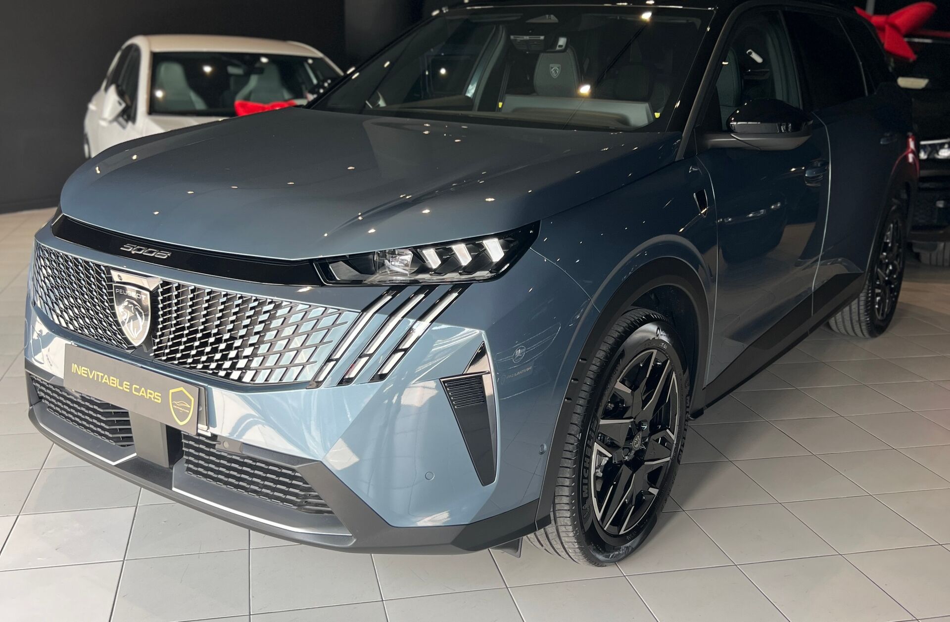 PEUGEOT 5008 1.2 Hybrid GT e-DCS6