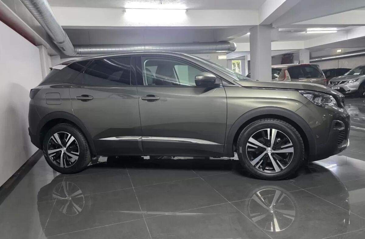 PEUGEOT 3008 1.2 PureTech Allure EAT6
