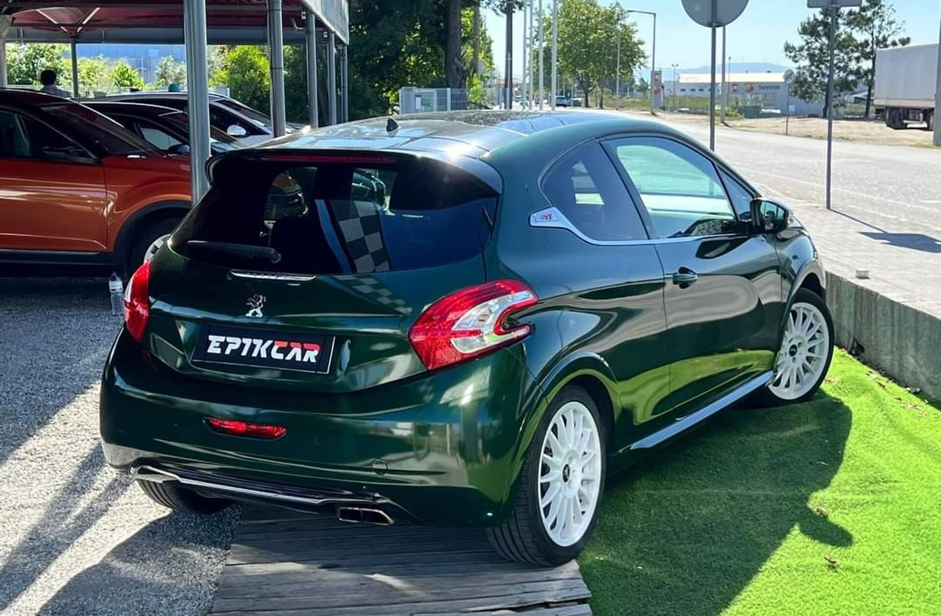 PEUGEOT 208 1.6 THP GTi